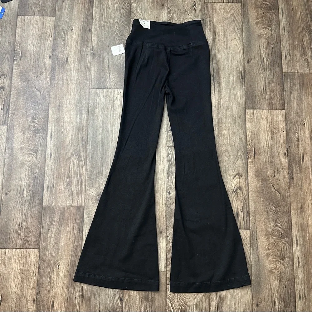 FREE PEOPLE - We The Free High Rise Flared Black Noir Pants Size 25 - Picture 4 of 6